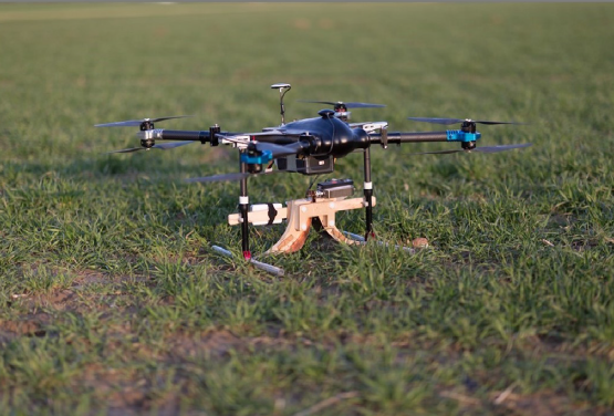 Figure 6. (a) Concept of GPR (b) GPR being used for soil survey [4], (c) Drone-borne GPR [5